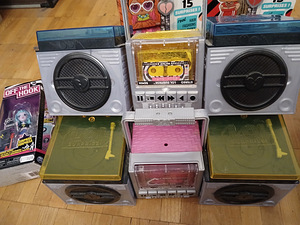 ПРОДАМ КУКЛЫ Rainbow,Lol O.M.G (3 фото из 5)