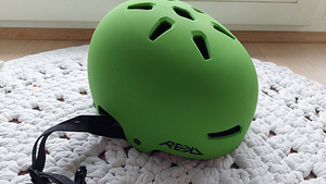 Kasutatud korralik kiiver. Suurus M/L 56-57 cm. (1 foto / 6)