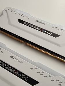 CORSAIR VENGEANCE RGB PRO 16Gb DDR4 3600MHz (7 foto / 8)