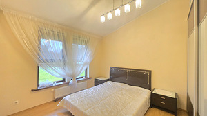 Mūsdienīgs, mājīgs dzīvoklis zaļajā Pikalnes rajonā! (5 foto no 17)