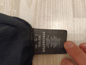 Кофта Balenciaga (3 фото из 4)