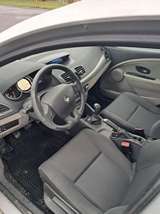 Renault Megan 3, 2011 года (8 фото из 10)