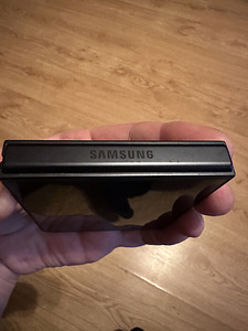 Продам Samsung Galaxy Z Flip 7 (4 фото из 6)