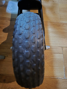 Laste tõukeratas Enero Ghost Raider 10, punane. (2 foto / 3)