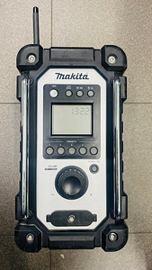 Радио Makita DMR 107 +Аккумулятор Makita 5 Ah (1 фото из 5)