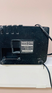 Laadija Makita DC18SD (2 foto / 3)