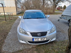 Lexus is220,130kw2006a (2 foto / 7)
