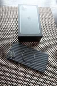 iPhone 11 Pro Макс 256 ГБ (2 фото из 4)