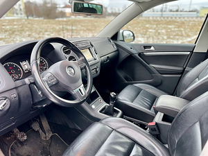 Volkswagen Tiguan Highline Sport (12 foto / 15)