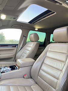 VOLKSWAGEN TOUAREG 3.0 165kw (14 foto / 14)