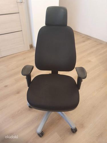 Офисное кресло (бесплатно) (фото #1)