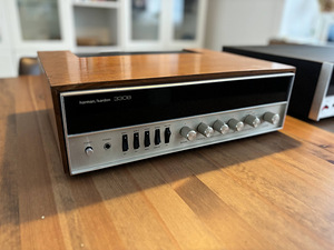 Harman Kardon 330B AM/FM Stereo Solid State Receiver (1 foto / 8)