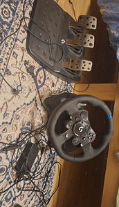Steering wheel Logitech g923 Xbox and pc (1 foto / 2)