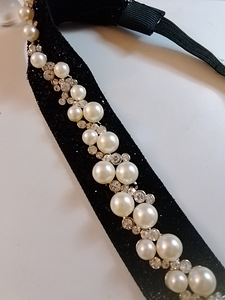 Musta kangas kaulakoru valkoisia helmiä (4 valokuva sivusta 5)