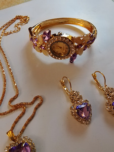 Juhla koru setti ja rannekello lila kristalli lasi helmillä (2 valokuva sivusta 4)