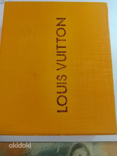 Louis Vuitton nahka lompakko omassa laatikossa