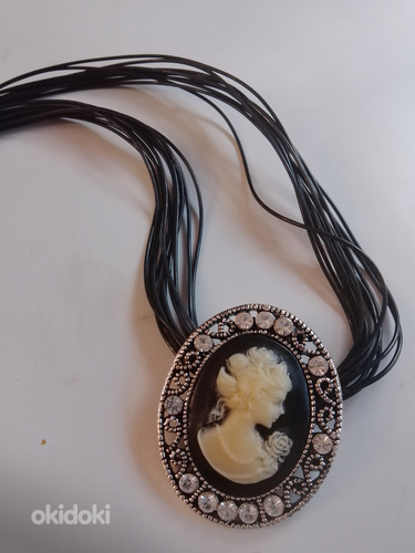 Vintage kaulakoru camee Amuletti mustat nauhat