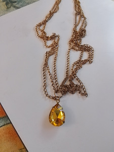 Pronssi kaulakoru kristalli helmi kullan värinen (1 valokuva sivusta 2)