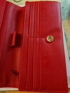 LVYR punainen lompakko (2 valokuva sivusta 7)