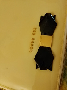 Ted Baker vaalean punainen ilta laukku (1 valokuva sivusta 6)