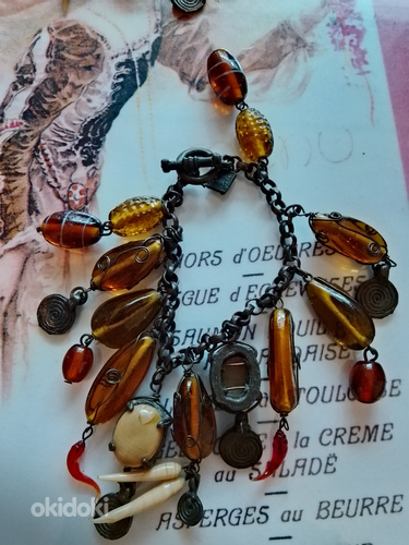 TIIKERIN SILMÄ JALOKIVI KAULAKORU JA RANNEKORU