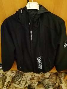 Emporio musta kangas takki hupulla (1 valokuva sivusta 6)