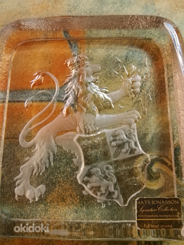 Mats Johansson kristalli lasi taide teos leijona vaakuna