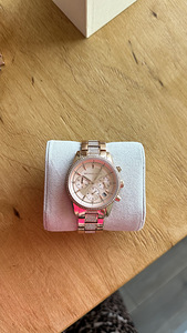 Naiste Michael Kors kellad (2 foto / 3)