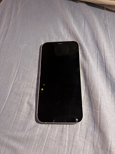 iPhone 12 (2 foto / 2)