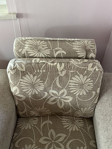 Diivanikomplekt + 2 tugitooli (8 foto / 8)