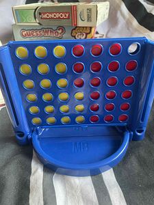 Connect 4 lauamäng (1 foto / 2)