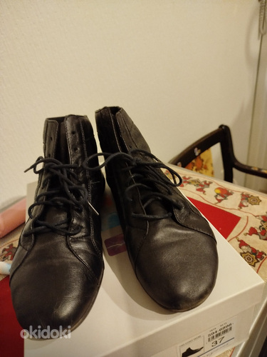 SAAPAD suurus 37, Bata. Nahk.