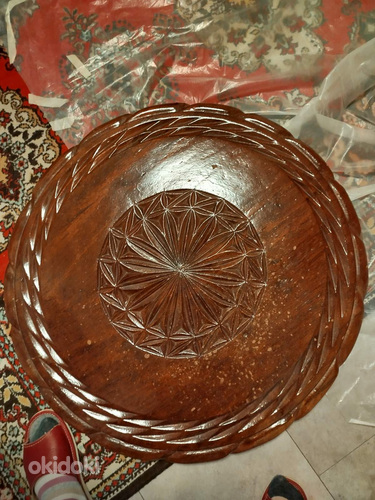 Dekoratiivne laud \ mahagon \