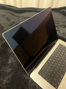 MacBook Pro 16 M1 Pro 10-Core CPU & 16-Core GPU 16G 1TB SSD (4 foto / 4)