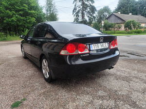 Honda Civic (7 foto / 11)