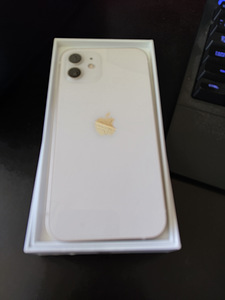 Aple iPhone 12 64GB (2 foto / 3)