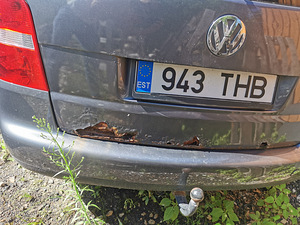 Volkswagen Touran varuosadeks (2 foto / 7)