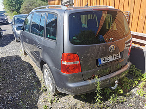 Volkswagen Touran varuosadeks (3 foto / 7)