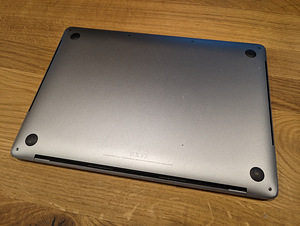 MacBook Pro 2019 13" 4xUSB-C - Core i5 2.4GHz / 16GB / 256GB (4 foto / 6)