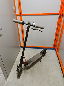 Elektriline tõukeratas Xiaomi Mi Electric Scooter M365 (1 foto / 10)
