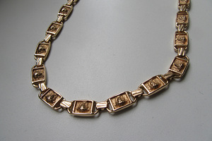 New-Versace-motifs-cast-gold chain-135.96g. (4 фото из 5)