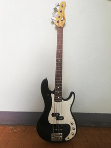 Hohner Professional PJ Bass (1990a) (1 foto / 6)