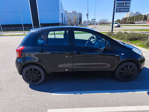 Tayota Yaris 2007 1.4 disel (4 foto / 9)