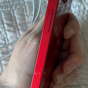 iPhone 13, Red, 128 GB (9 foto / 10)
