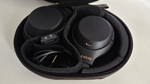 Sony WH-1000XM4 (5 фото из 5)