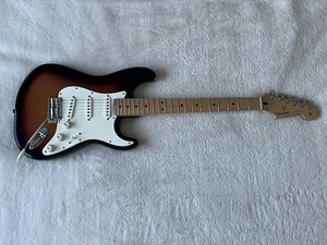 Fender Player Stratocaster - 3-Color Sunburst (2 foto / 4)
