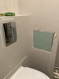 Vajutusmehhanismiga värvitav hooldusluuk (10 foto / 10)