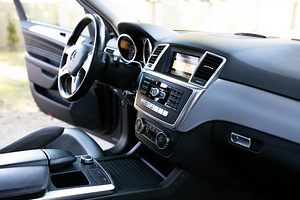 Mercedes-Benz ML 350 3.0 CDI 190kW (8 foto / 9)