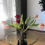 Искусственные цветы и ваза (фото #1)