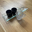 Стеклянная подставка для суши, две черные чашки для сои для суши. (фото #1)